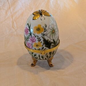 2/40$ Floral Decorative Trinket Porcelain box Egg with Gold Accents